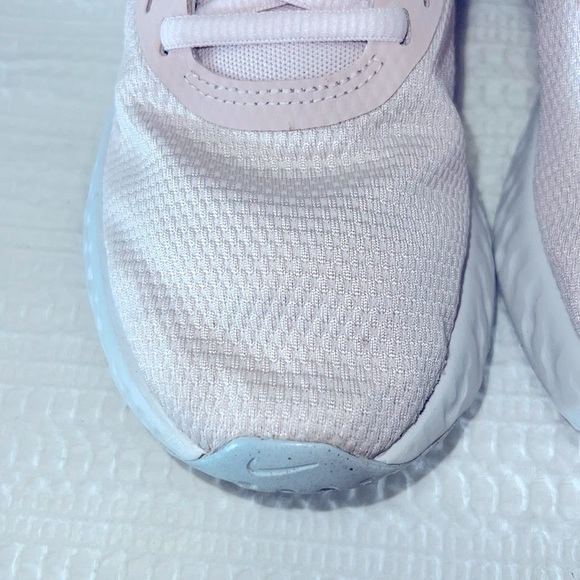 Nike Women's Pink Running Shoes - Picture 5 of 13